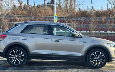 Volkswagen T-Roc I, 2021 год, 1 690 000 рублей, 4 фотография