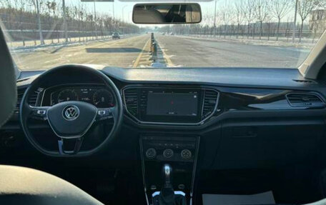 Volkswagen T-Roc I, 2021 год, 1 690 000 рублей, 8 фотография