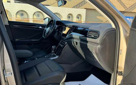 Volkswagen T-Roc I, 2021 год, 1 690 000 рублей, 11 фотография