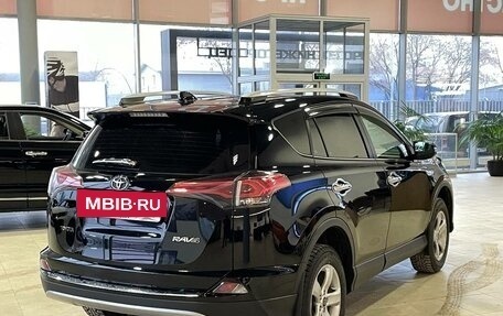 Toyota RAV4, 2017 год, 2 395 000 рублей, 4 фотография
