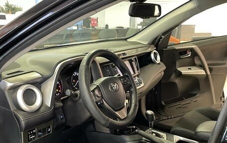 Toyota RAV4, 2017 год, 2 395 000 рублей, 9 фотография