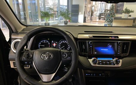 Toyota RAV4, 2017 год, 2 395 000 рублей, 12 фотография