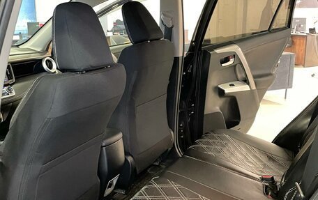 Toyota RAV4, 2017 год, 2 395 000 рублей, 11 фотография