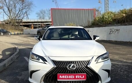 Lexus ES VII, 2019 год, 2 500 000 рублей, 1 фотография