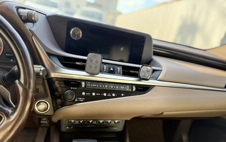 Lexus ES VII, 2019 год, 2 500 000 рублей, 4 фотография