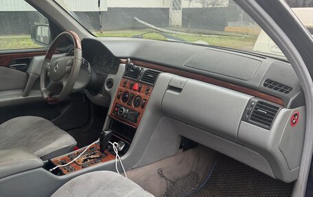 Mercedes-Benz E-Класс, 1998 год, 420 000 рублей, 6 фотография