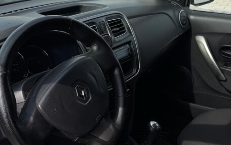 Renault Logan II, 2015 год, 450 000 рублей, 7 фотография