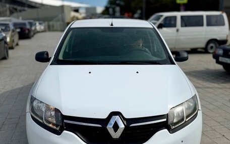 Renault Logan II, 2015 год, 450 000 рублей, 2 фотография