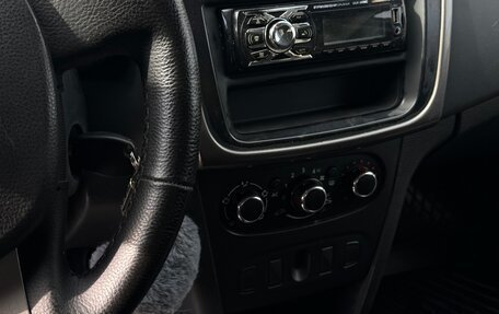 Renault Logan II, 2015 год, 450 000 рублей, 9 фотография