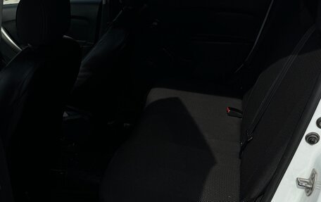 Renault Logan II, 2015 год, 450 000 рублей, 11 фотография