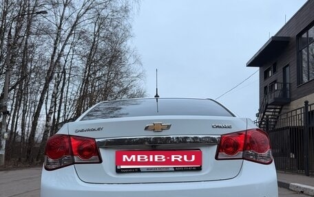 Chevrolet Cruze II, 2013 год, 800 000 рублей, 4 фотография