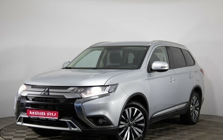 Mitsubishi Outlander III рестайлинг 3, 2019 год, 1 849 000 рублей, 1 фотография