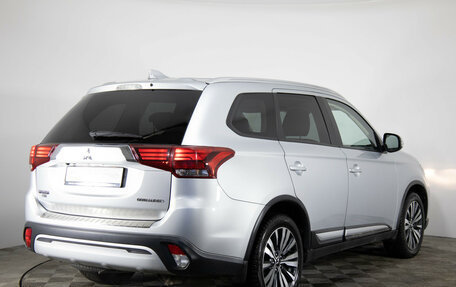Mitsubishi Outlander III рестайлинг 3, 2019 год, 1 849 000 рублей, 5 фотография