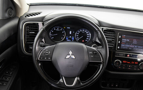 Mitsubishi Outlander III рестайлинг 3, 2019 год, 1 849 000 рублей, 10 фотография