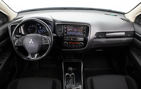 Mitsubishi Outlander III рестайлинг 3, 2019 год, 1 849 000 рублей, 9 фотография