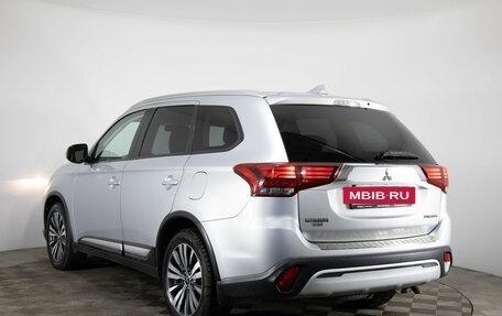 Mitsubishi Outlander III рестайлинг 3, 2019 год, 1 849 000 рублей, 7 фотография