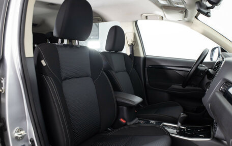 Mitsubishi Outlander III рестайлинг 3, 2019 год, 1 849 000 рублей, 17 фотография