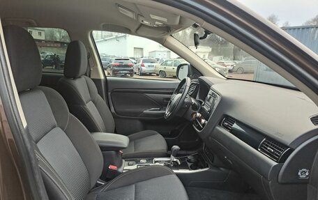 Mitsubishi Outlander III рестайлинг 3, 2021 год, 2 644 000 рублей, 13 фотография