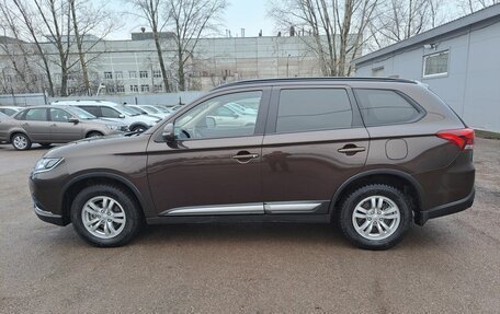 Mitsubishi Outlander III рестайлинг 3, 2021 год, 2 644 000 рублей, 10 фотография