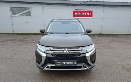Mitsubishi Outlander III рестайлинг 3, 2021 год, 2 644 000 рублей, 2 фотография