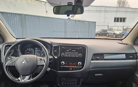 Mitsubishi Outlander III рестайлинг 3, 2021 год, 2 644 000 рублей, 17 фотография