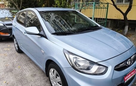 Hyundai Solaris II рестайлинг, 2012 год, 770 000 рублей, 1 фотография