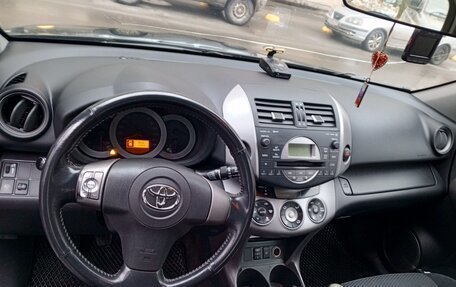 Toyota RAV4, 2006 год, 1 100 000 рублей, 24 фотография
