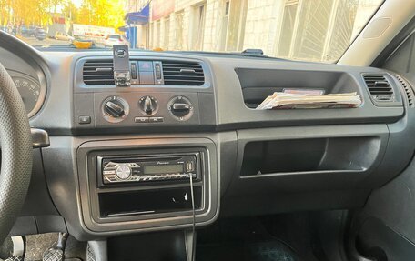 Skoda Fabia II, 2013 год, 600 000 рублей, 6 фотография