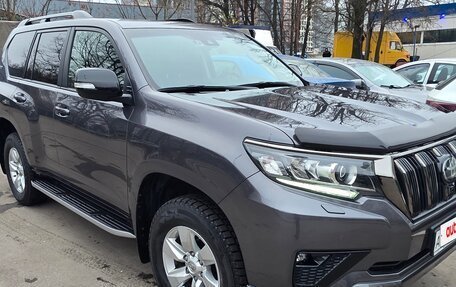 Toyota Land Cruiser Prado 150 рестайлинг 2, 2022 год, 8 750 000 рублей, 3 фотография