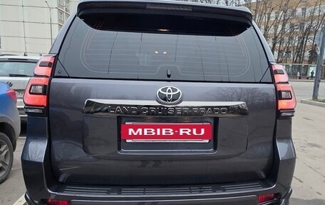 Toyota Land Cruiser Prado 150 рестайлинг 2, 2022 год, 8 750 000 рублей, 4 фотография