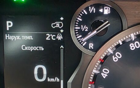 Toyota Land Cruiser Prado 150 рестайлинг 2, 2022 год, 8 750 000 рублей, 12 фотография