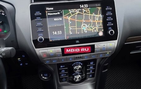 Toyota Land Cruiser Prado 150 рестайлинг 2, 2022 год, 8 750 000 рублей, 9 фотография