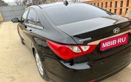 Hyundai Sonata VI, 2011 год, 750 000 рублей, 5 фотография