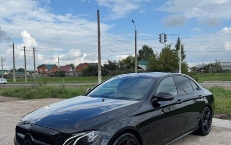 Mercedes-Benz E-Класс, 2018 год, 3 856 000 рублей, 1 фотография