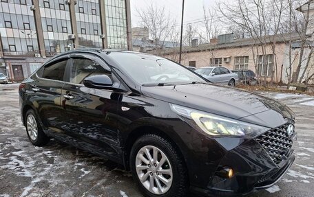 Hyundai Solaris II рестайлинг, 2021 год, 1 620 000 рублей, 2 фотография