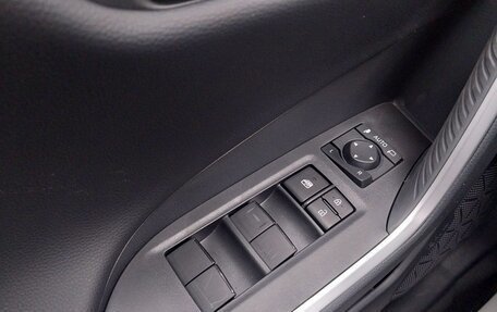 Toyota RAV4, 2025 год, 4 300 000 рублей, 9 фотография