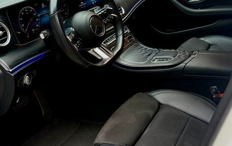 Mercedes-Benz E-Класс, 2020 год, 5 000 000 рублей, 15 фотография