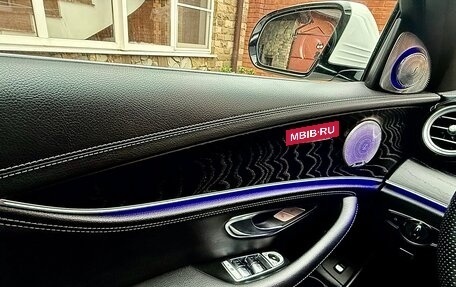 Mercedes-Benz E-Класс, 2020 год, 5 000 000 рублей, 16 фотография