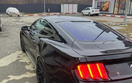 Ford Mustang VI рестайлинг, 2017 год, 2 200 000 рублей, 2 фотография