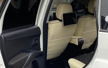 Mitsubishi Outlander III рестайлинг 3, 2011 год, 1 420 000 рублей, 10 фотография