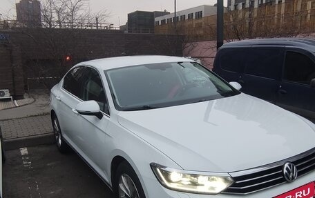 Volkswagen Passat B8 рестайлинг, 2017 год, 1 770 000 рублей, 4 фотография