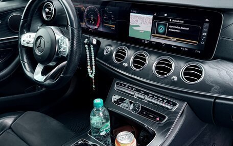 Mercedes-Benz E-Класс, 2019 год, 3 800 000 рублей, 6 фотография