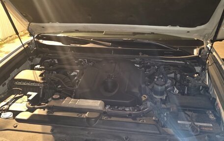 Toyota Land Cruiser Prado 150 рестайлинг 2, 2017 год, 4 700 000 рублей, 10 фотография