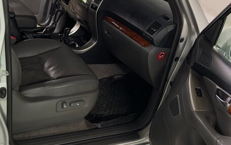 Toyota Land Cruiser Prado 120 рестайлинг, 2006 год, 2 350 000 рублей, 12 фотография