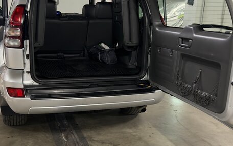 Toyota Land Cruiser Prado 120 рестайлинг, 2006 год, 2 350 000 рублей, 19 фотография