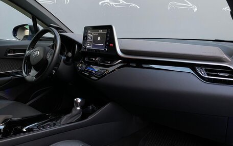 Toyota C-HR I рестайлинг, 2021 год, 2 998 400 рублей, 8 фотография