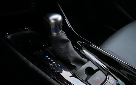 Toyota C-HR I рестайлинг, 2021 год, 2 998 400 рублей, 16 фотография