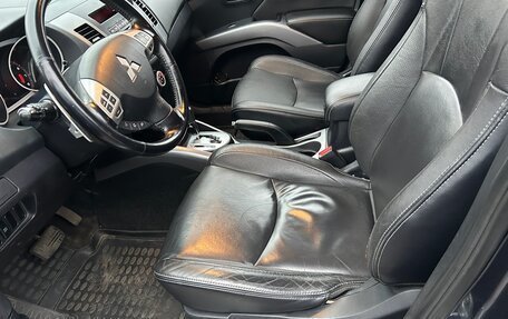 Mitsubishi Outlander III рестайлинг 3, 2008 год, 920 000 рублей, 12 фотография