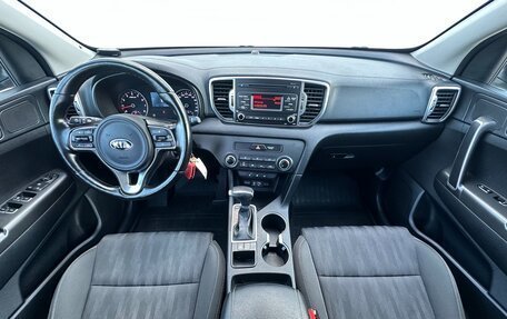 KIA Sportage IV рестайлинг, 2017 год, 2 097 000 рублей, 31 фотография