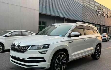Skoda Karoq I, 2022 год, 2 300 000 рублей, 3 фотография
